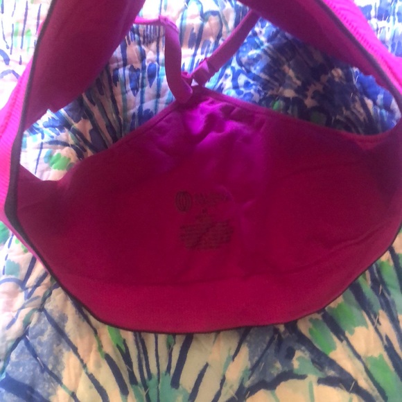 LAST CALL Hot pink racer back sports bra with padding - Picture 4 of 5